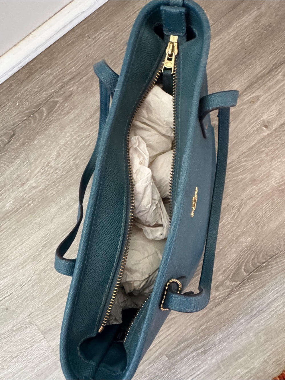 COACH Teal Grain Leather Tote with Gold Hardware - Picture 3 of 6